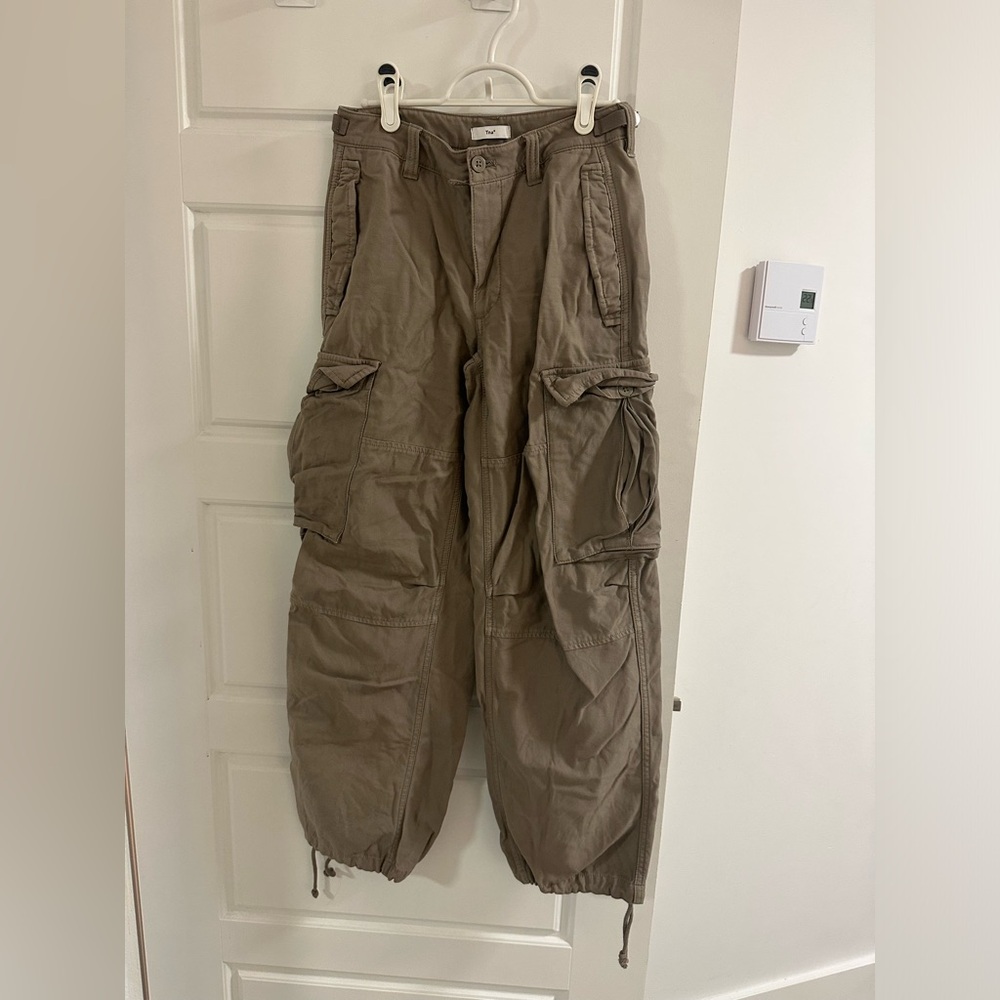Aritzia TNA Cargo Pants